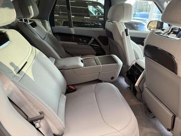 Land Rover Range Rover P550e — photo 5