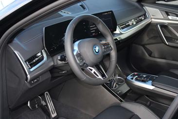 BMW IX2 EDrive20 — photo 3