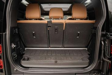 Land Rover Defender 90 D250 MHEV — photo 19