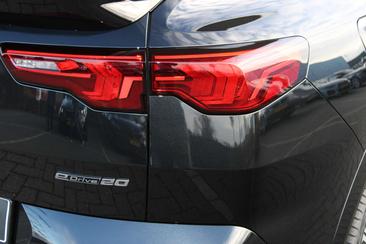 BMW IX2 EDrive20 — photo 12
