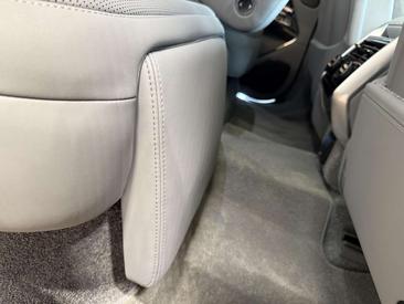 Land Rover Range Rover P550e — photo 15