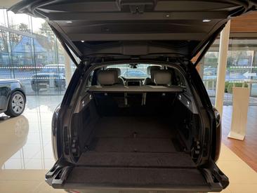 Land Rover Range Rover P550e — photo 22