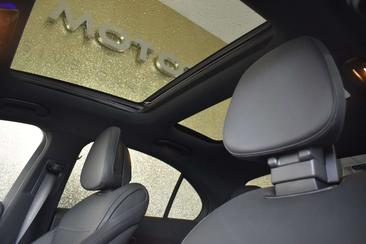 Mercedes Classe C Berline 300 E — photo 4