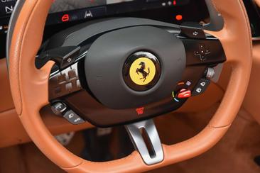 Ferrari Roma Spider — photo 11