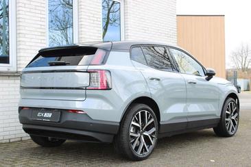 Volvo EX30 Single Motor Extended Range — photo 3