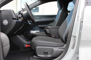 Volvo EX30 Single Motor Extended Range — photo 7