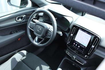 Volvo EX40 Single Motor Extended Range — photo 5