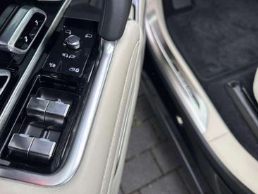 Land Rover Range Rover D350 — photo 25