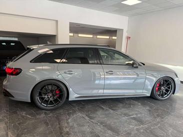 Audi RS4 Avant — photo 9