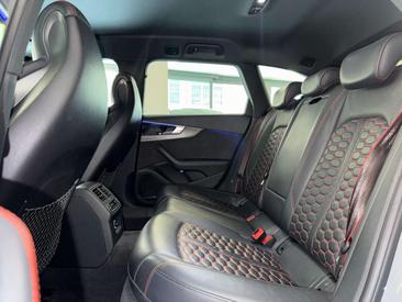 Audi RS4 Avant — photo 13