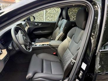 Volvo XC60 B5 — photo 11