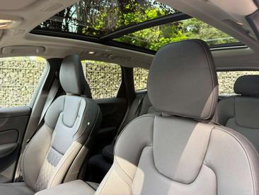 Volvo XC60 B5 — photo 12