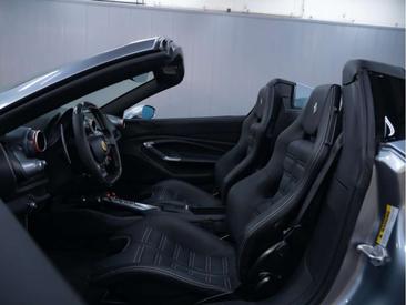 Ferrari F8 Spider — photo 10