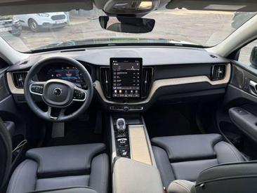 Volvo XC60 B5 — photo 16