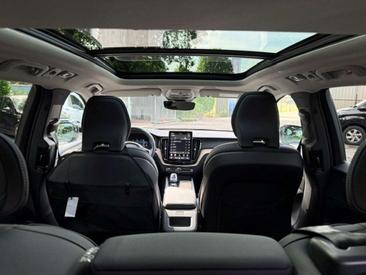 Volvo XC60 B5 — photo 18