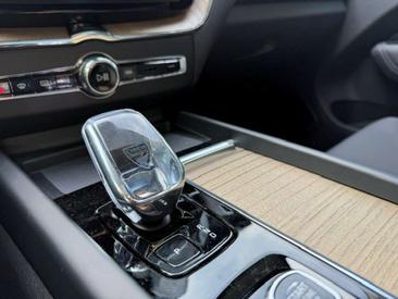 Volvo XC60 B5 — photo 20