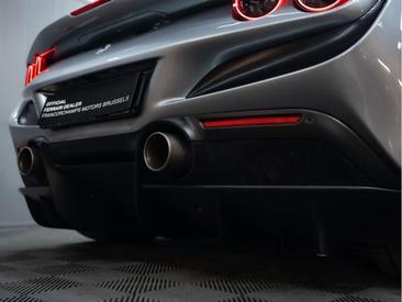 Ferrari F8 Spider — photo 20