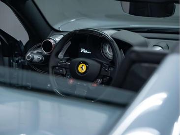 Ferrari F8 Spider — photo 24