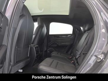 Porsche Cayenne III GTS — photo 18