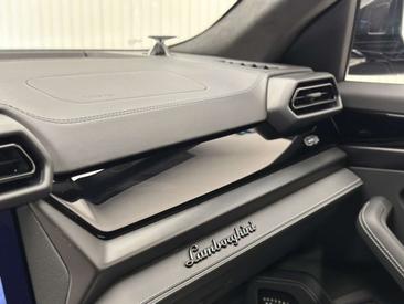 Lamborghini Urus SE — photo 22