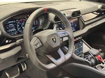 Lamborghini Urus SE — photo 23