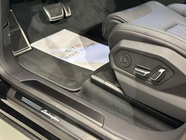 Lamborghini Urus SE — photo 26