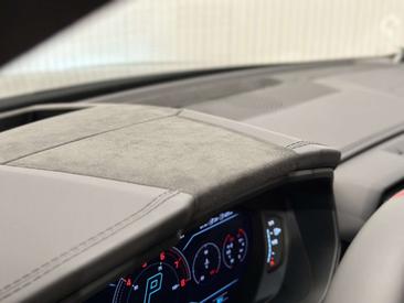 Lamborghini Urus SE — photo 31