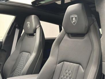 Lamborghini Urus SE — photo 32