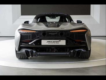 McLaren Artura — photo 8