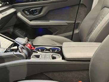 Lamborghini Urus SE — photo 35
