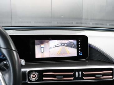 Mercedes EQC 400 — photo 10