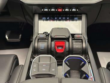 Lamborghini Urus SE — photo 41