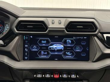 Lamborghini Urus SE — photo 42