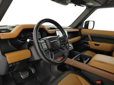 Land Rover Defender 130 D300 MHEV — photo 10