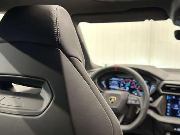 Lamborghini Urus SE — photo 43