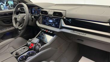Lamborghini Urus SE — photo 47