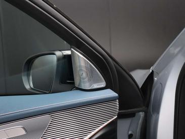 Mercedes EQC 400 — photo 18