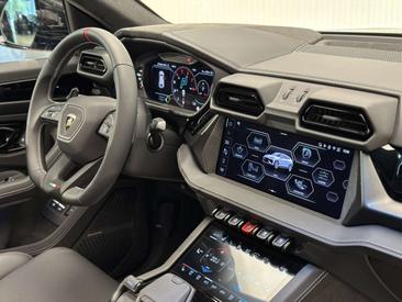 Lamborghini Urus SE — photo 49