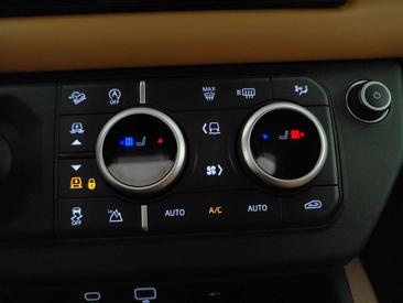 Land Rover Defender 130 D300 MHEV — photo 23