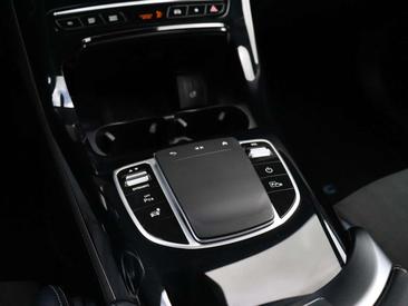 Mercedes EQC 400 — photo 25
