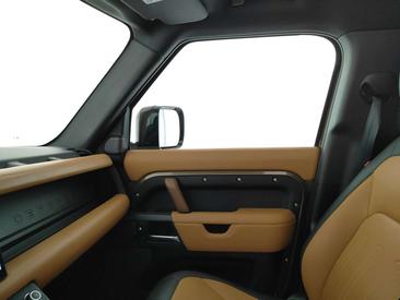 Land Rover Defender 130 D300 MHEV — photo 38