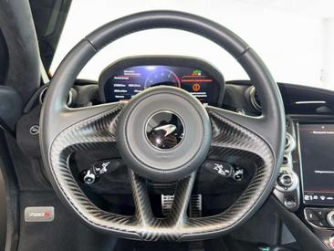 McLaren 720S — photo 14