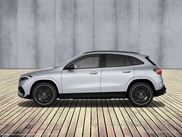 Mercedes EQA 300 4MATIC — photo 2