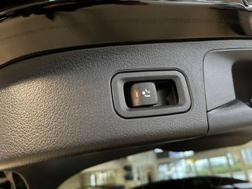 Mercedes GLA 200 — photo 9