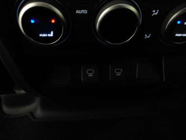Land Rover Defender 130 D300 MHEV — photo 47