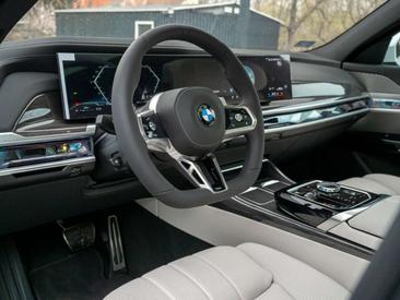 BMW Série 7 Berline 740d — photo 12