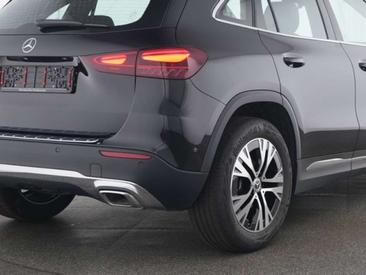 Mercedes GLA 200 — photo 27