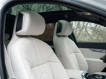 BMW Série 7 Berline 740d — photo 25