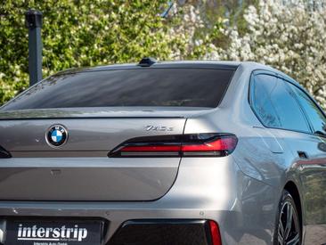BMW Série 7 Berline 740d — photo 8