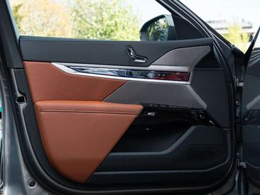 BMW Série 7 Berline 740d — photo 19